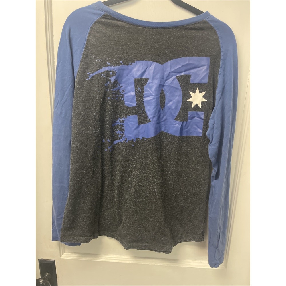 DC trademark navy blue with gray long sleeves color block men's crew shirt, L